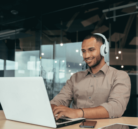 Customer using accurate Gan Subtitling for films, courses and online media, ensuring real world viewers get precise content.