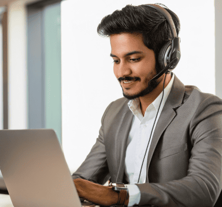 A captioner working with different captioning formats in Dallas, Texas, ensuring compatibility with various media types.