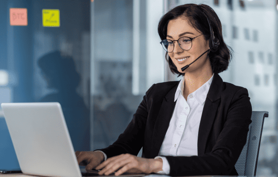 A skilled captioner delivering fast and accurate Closed Captioning Services in San Francisco for diverse media clients.