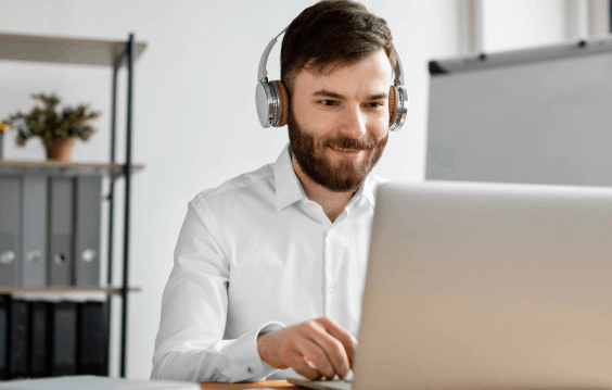 A captioner delivering closed captioning services in Maryland with accurate, synced captions improving video accessibility.