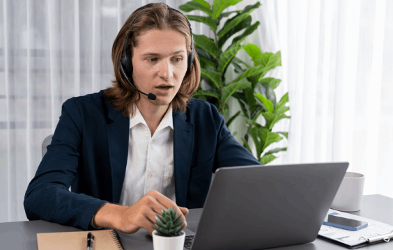 Professional captioner provides high-quality closed captioning services in Phoenix for accurate, on-time video transcription.
