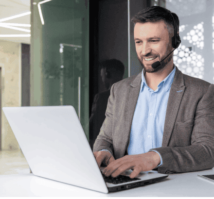An expert helping businesses in the USA connect with French-speaking viewers through high-quality subtitling services.