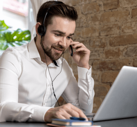Professional transcriptionist working on Italian subtitles with precise time-coding to ensure synchronization with video.