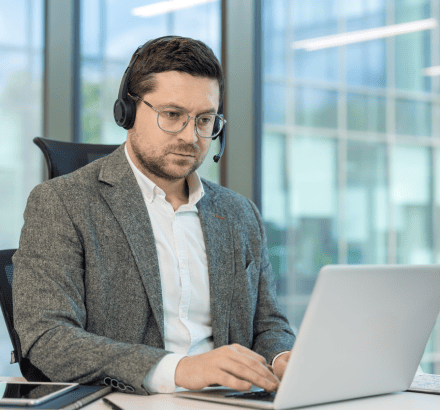 Malay subtitling experts provide accurate translation and synchronization services, allowing businesses to reach more viewers.