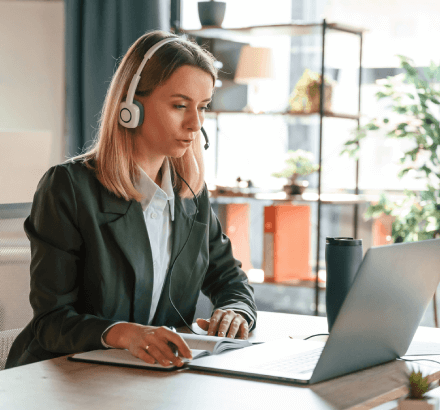User benefiting from streamlined subtitle integration enabled by multiple file formats available in Norwegian subtitling