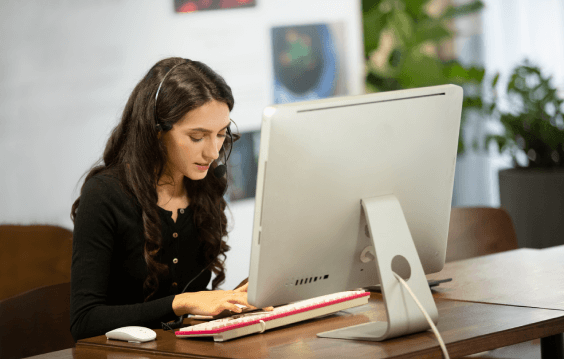 Expert translator delivering accurate Polish subtitling service to clients seeking professional multilingual video solutions.