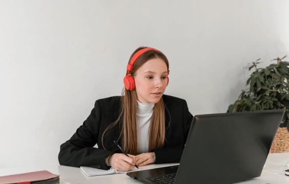 A captioner providing accurate Nuer captioning services to improve communication for diverse audiences in various industries.