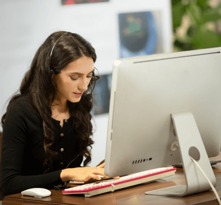 Subtitler applying Spanish subtitling services from transcription to final subtitle sync and delivery stages.