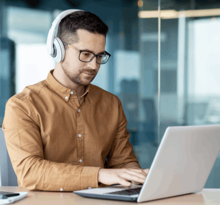 An expert creating precise captions as part of top-notch closed captioning services in New York for inclusive media.